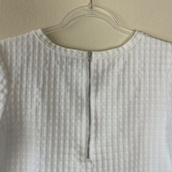 Theory Hesha Textured Crop Top - Picture 7 of 10